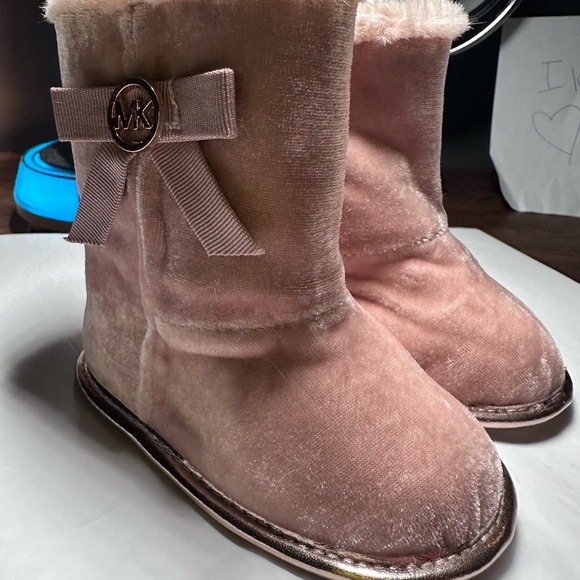 Michael Kors Pink Velvet Baby Boots - Picture 1 of 4